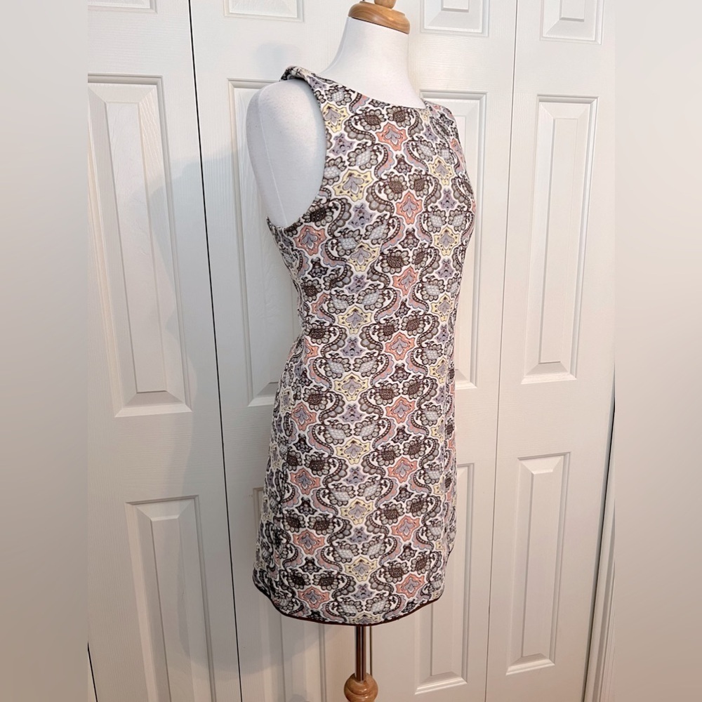 Zara Trafaluc Brown Cream Blue Peach Gold Thread
Brocade Shift Dress Size Med.